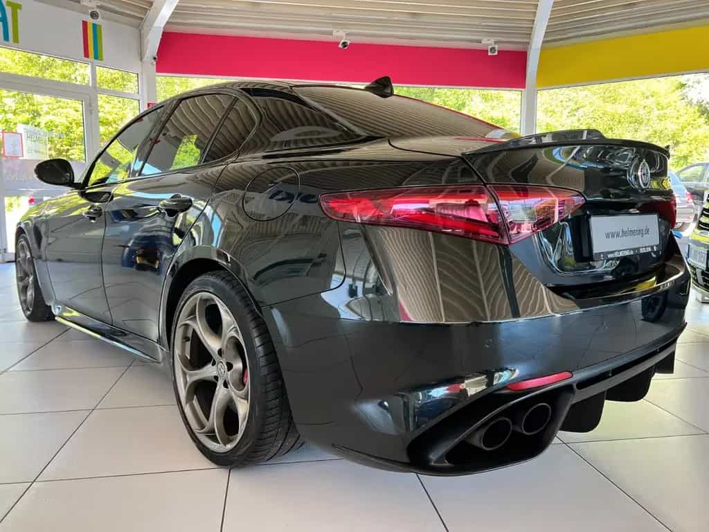 Alfa Romeo Giulia Quadrifoglio 2.9 V6 Bi-Turbo 06/2017-photo-5