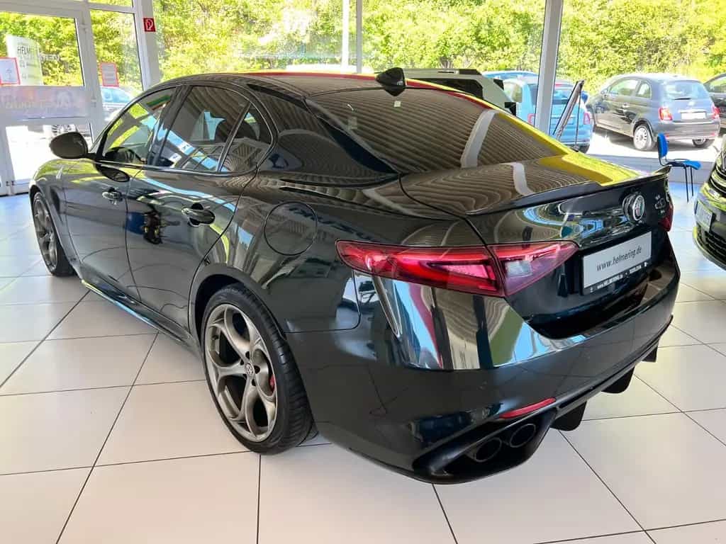 Alfa Romeo Giulia Quadrifoglio 2.9 V6 Bi-Turbo 06/2017-photo-8
