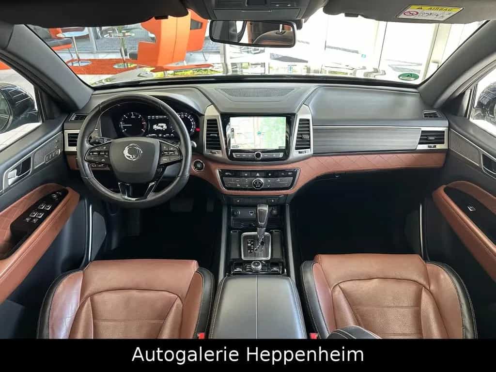 Ssangyong Rexton 2.2 Diesel e-XDi 220 Sapphire 4WD AT 11/2017-photo-12