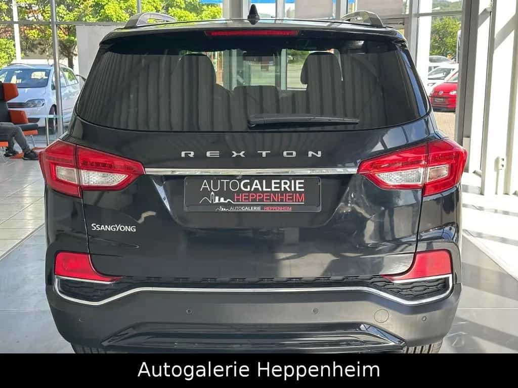 Ssangyong Rexton 2.2 Diesel e-XDi 220 Sapphire 4WD AT 11/2017-photo-5
