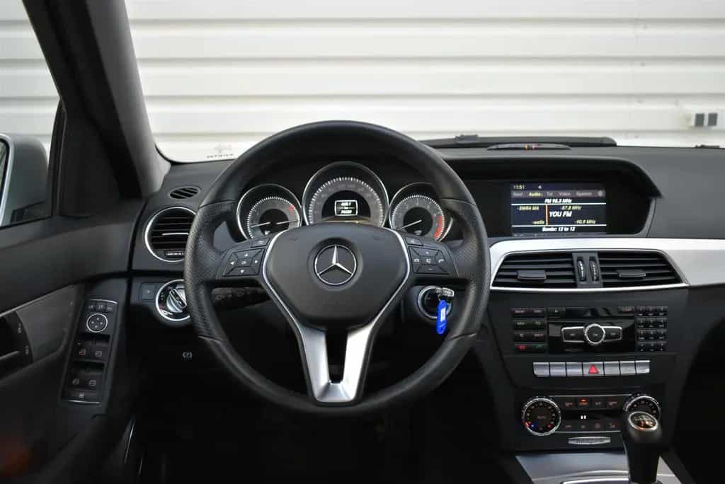 Mercedes-Benz C 180 T CGI Avantgarde+NAVI+PDC+SHZ+Teilleder 10/2011-photo-17