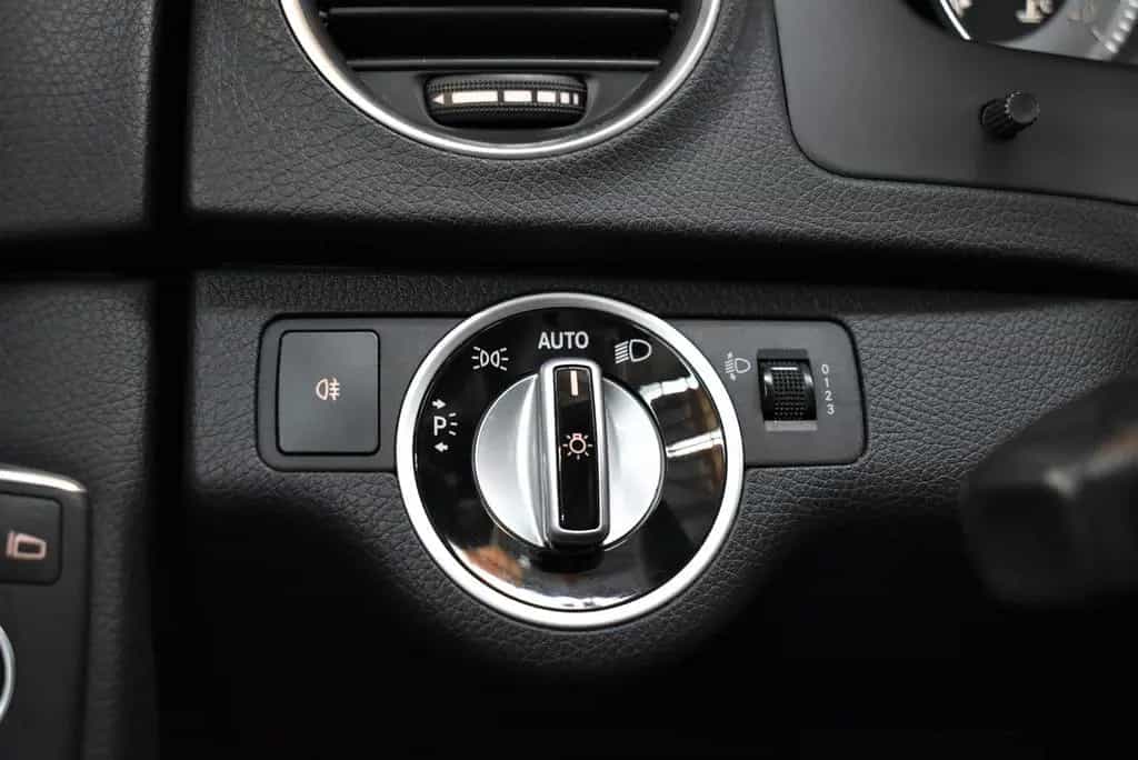 Mercedes-Benz C 180 T CGI Avantgarde+NAVI+PDC+SHZ+Teilleder 10/2011-photo-22