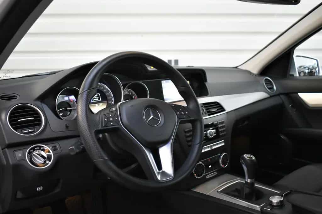 Mercedes-Benz C 180 T CGI Avantgarde+NAVI+PDC+SHZ+Teilleder 10/2011-photo-6