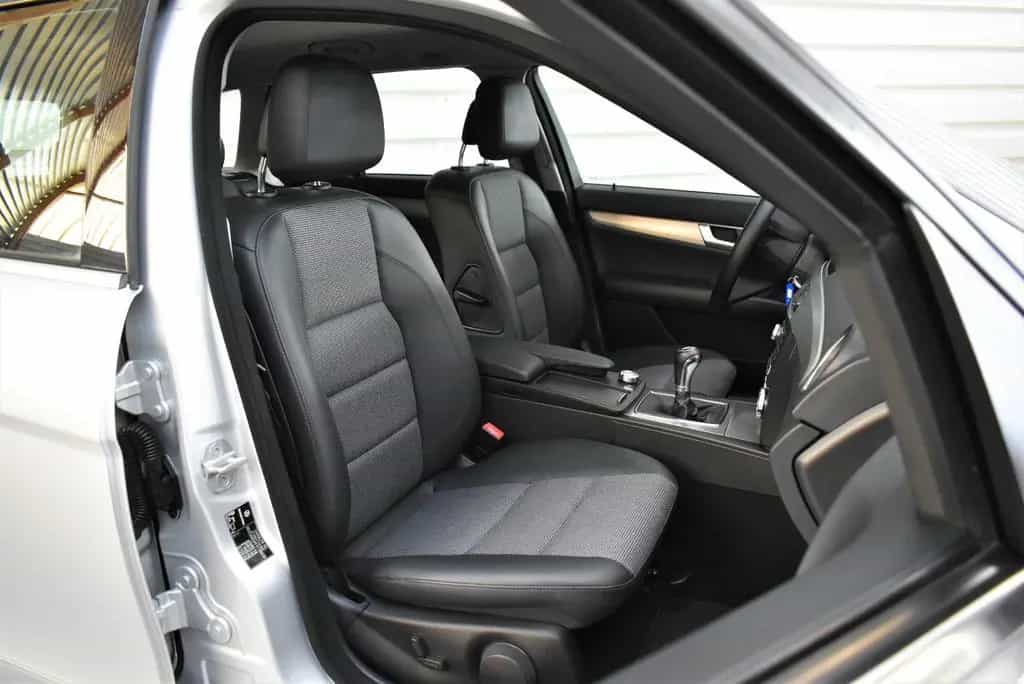 Mercedes-Benz C 180 T CGI Avantgarde+NAVI+PDC+SHZ+Teilleder 10/2011-photo-9