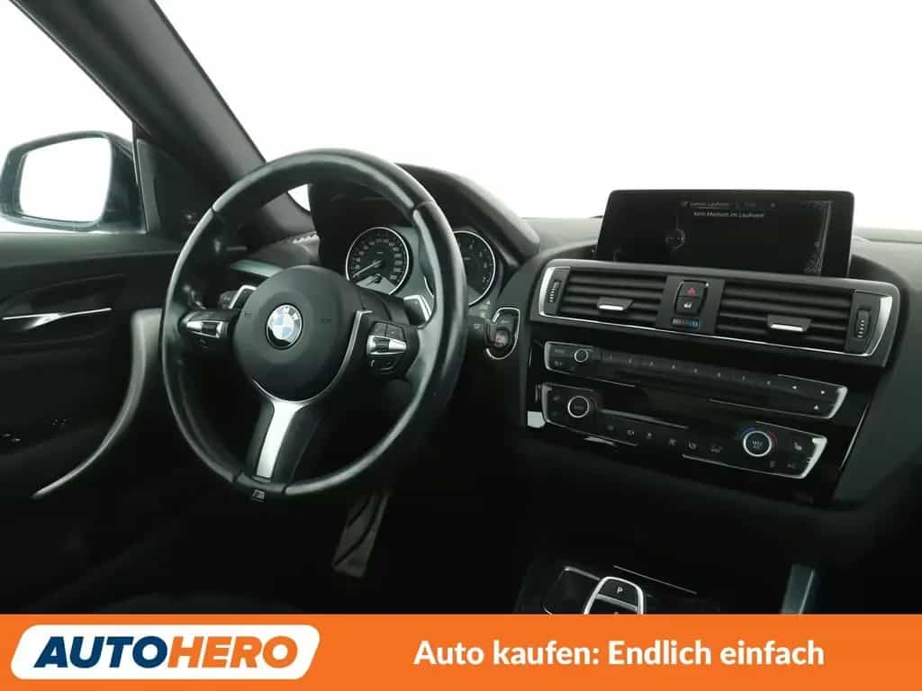 BMW 125 1er 125i M Sport Aut.*NAVI*TEMPO*SHZ*PDC*LIM* 10/2016-photo-12