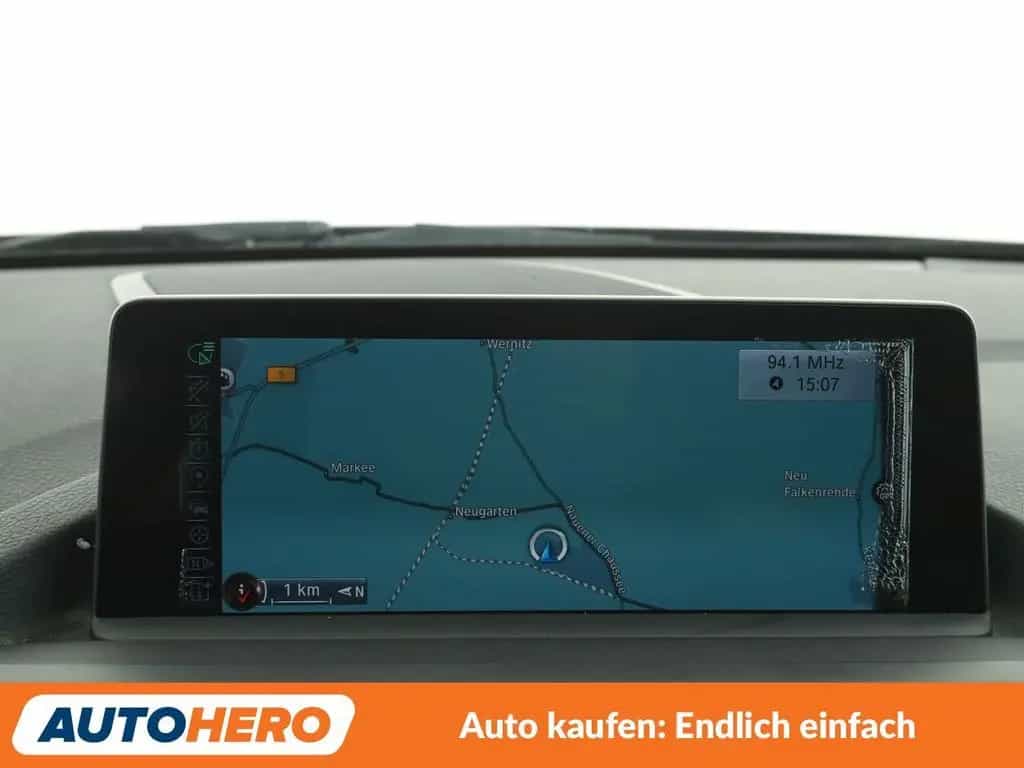 BMW 125 1er 125i M Sport Aut.*NAVI*TEMPO*SHZ*PDC*LIM* 10/2016-photo-21