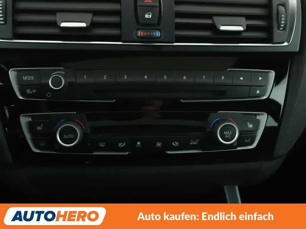 BMW 125 1er 125i M Sport Aut.*NAVI*TEMPO*SHZ*PDC*LIM* 10/2016-photo-22