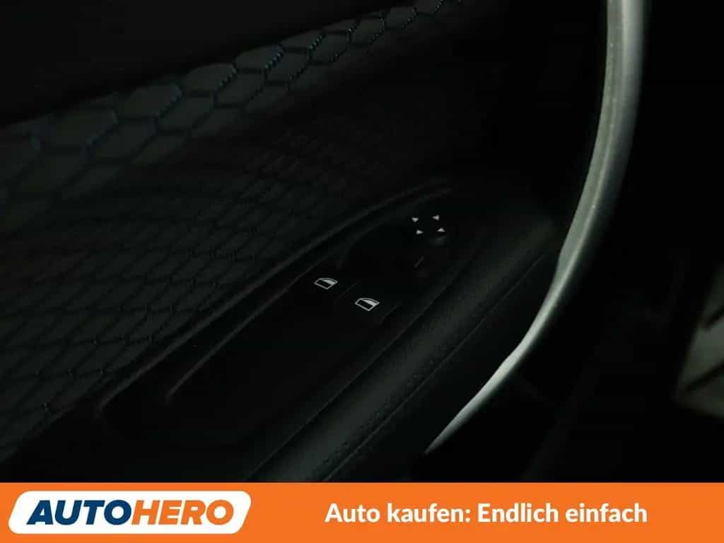 BMW 125 1er 125i M Sport Aut.*NAVI*TEMPO*SHZ*PDC*LIM* 10/2016-photo-27