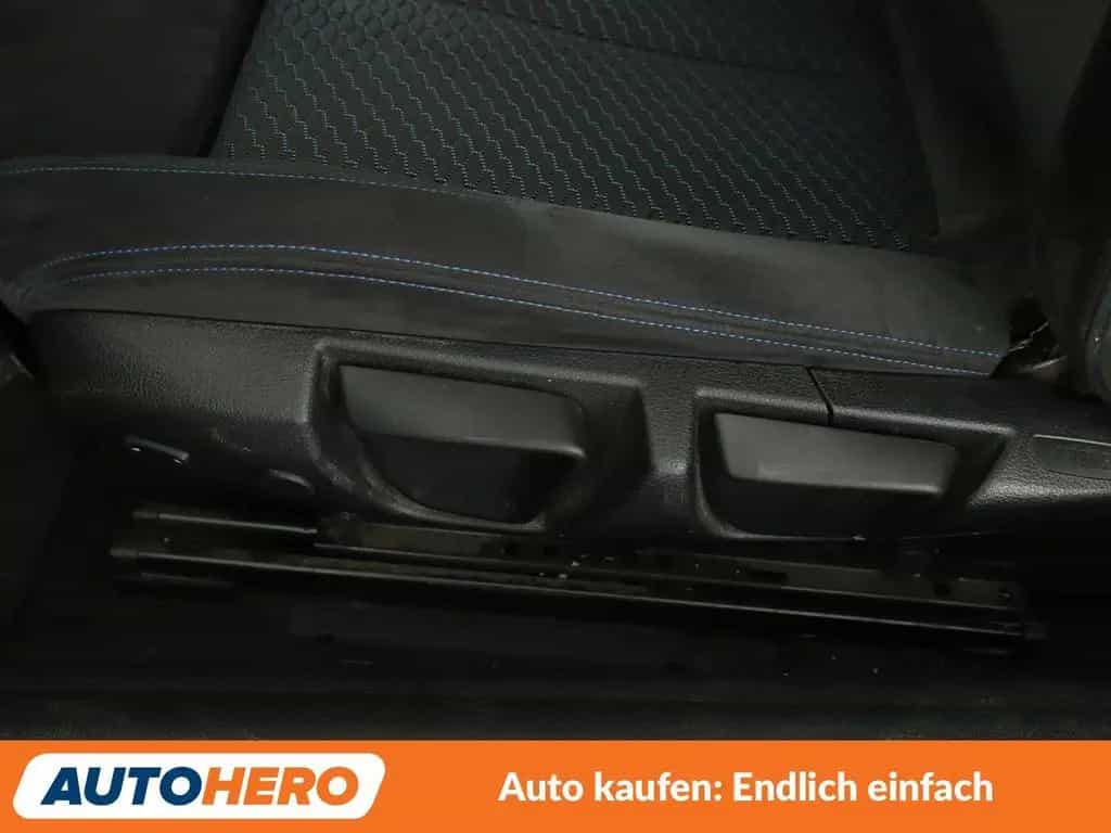BMW 125 1er 125i M Sport Aut.*NAVI*TEMPO*SHZ*PDC*LIM* 10/2016-photo-28