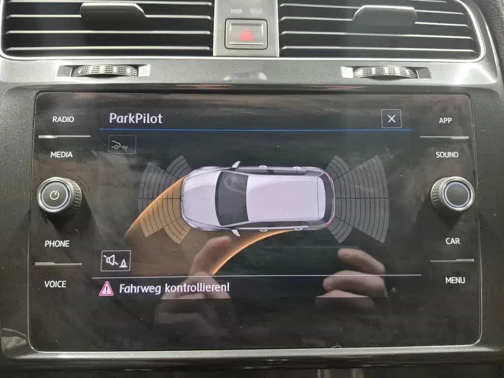Volkswagen Golf VII LED/App-C./SHZ/Kam/ACC/AHK/16-LM 06/2017-photo-12