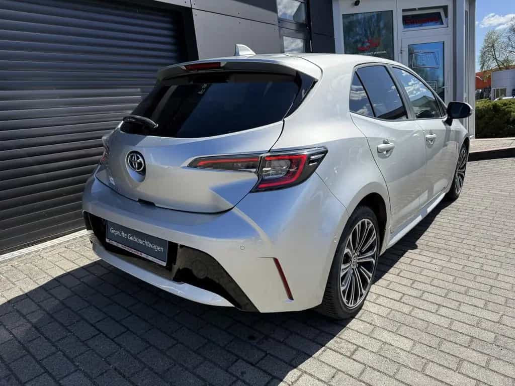 Toyota Corolla 1.2 Team D 03/2022-photo-9
