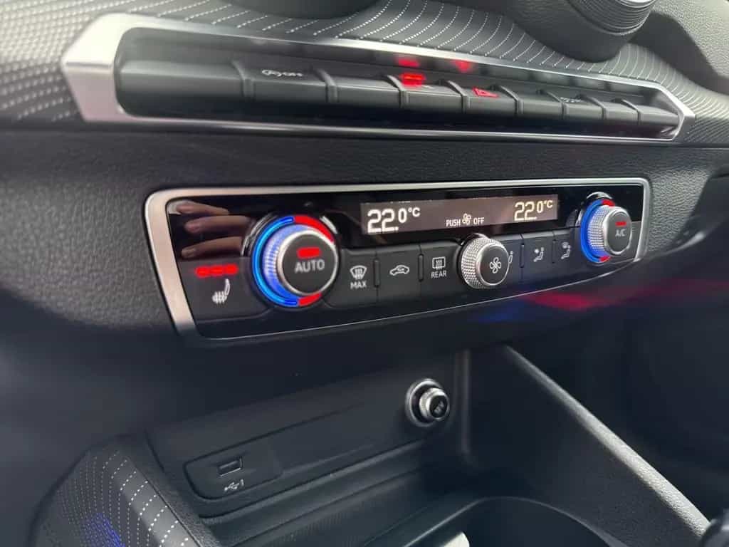 Audi Q2 1.4 TFSI S tronic design S line Sportpaket Na 02/2017-photo-21