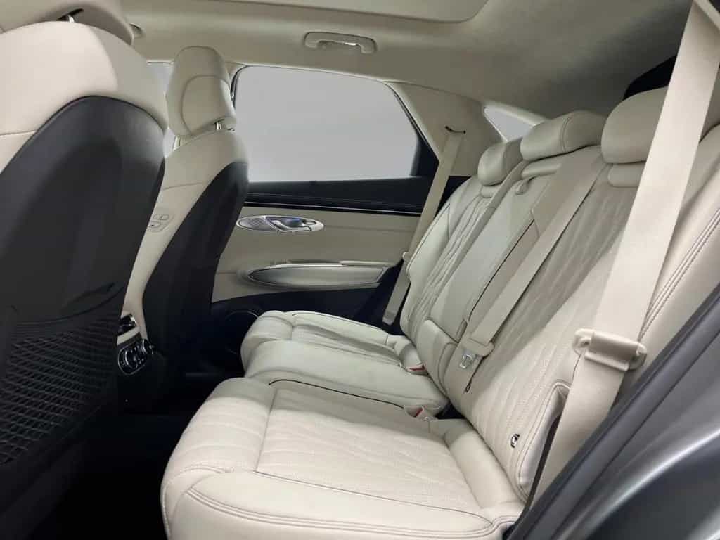 Genesis GV70 Luxus 4WD AD El. Panodach Memory Sitze LED 02/2025-photo-12