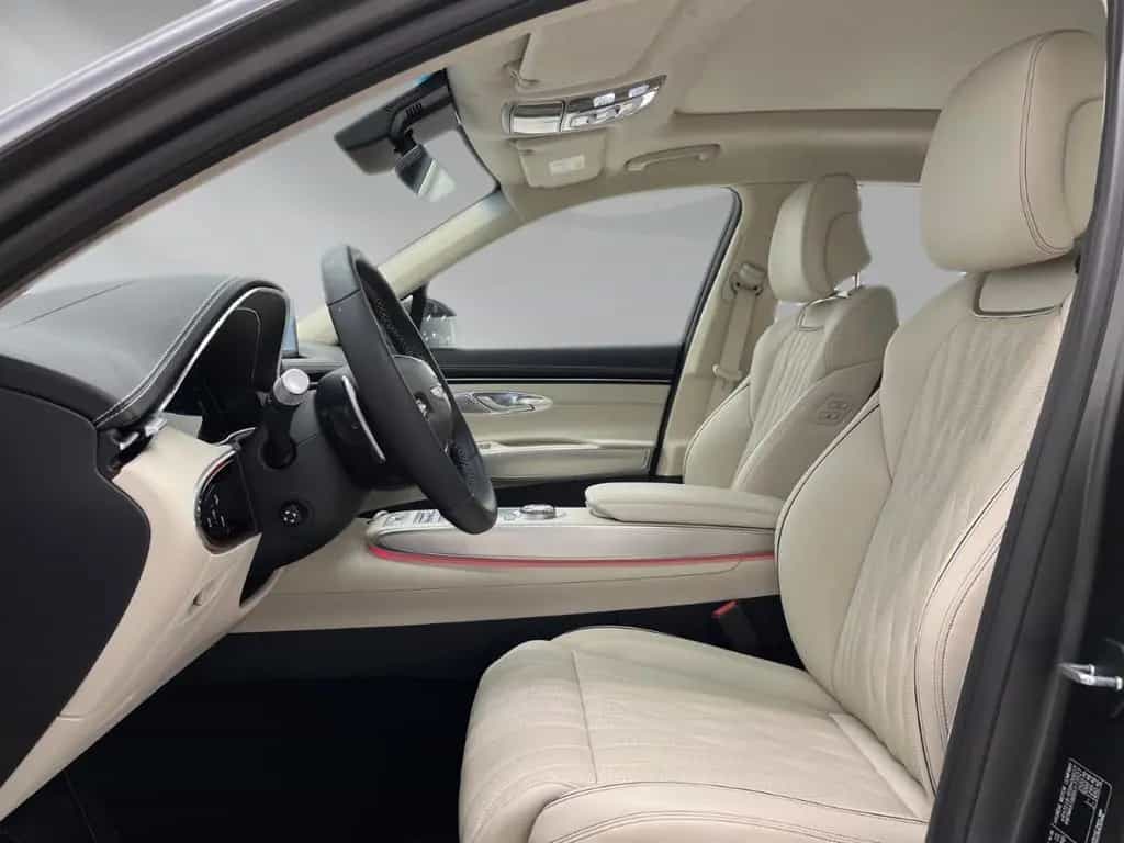 Genesis GV70 Luxus 4WD AD El. Panodach Memory Sitze LED 02/2025-photo-8