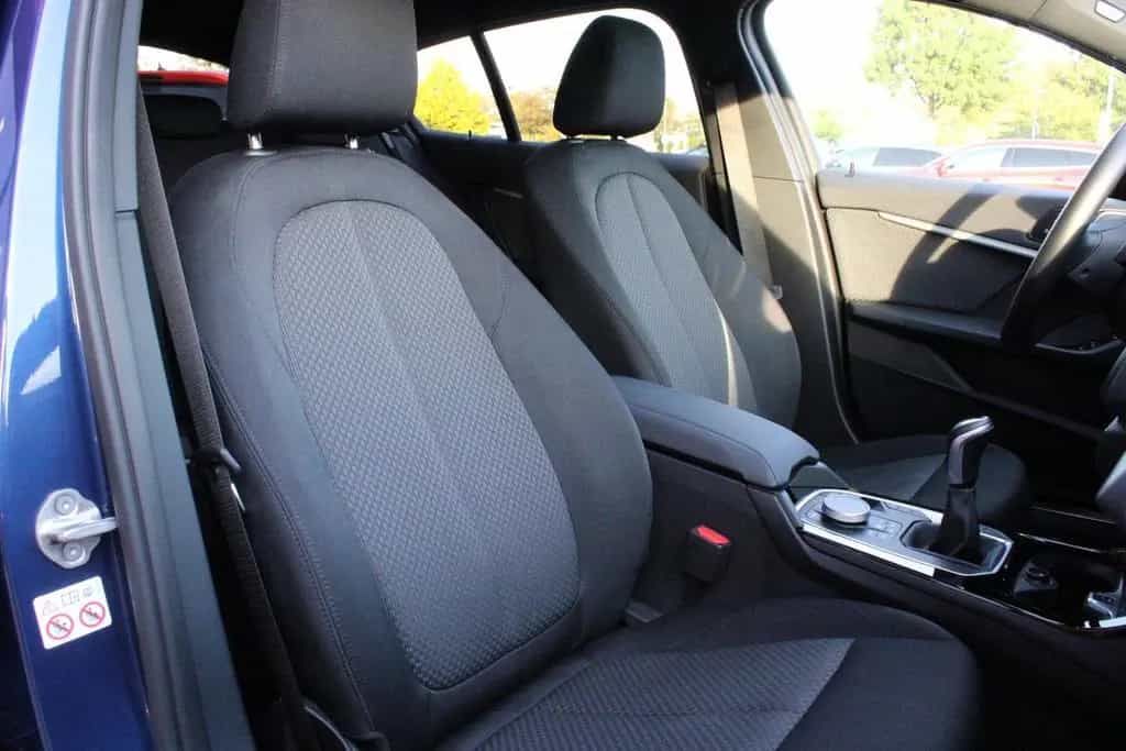 BMW 118 i *LIVE COCKPIT*LED*NAVI*PANORAMADACH*SHZ* 04/2021-photo-18