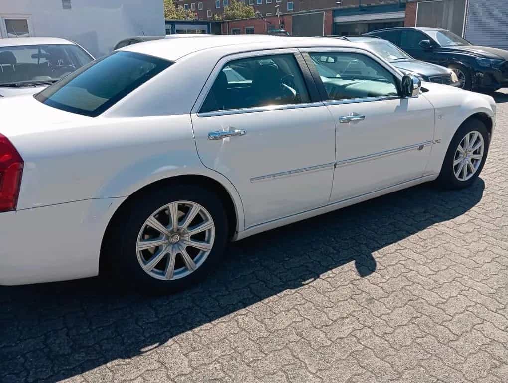 Chrysler 300C 3.0 CRD Walter P. Edition 01/2010-photo-4