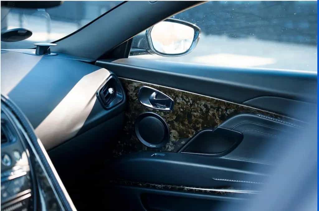 Aston Martin DB11 5.2 V12 - Launch edition - 1/1000 12/2016-photo-15