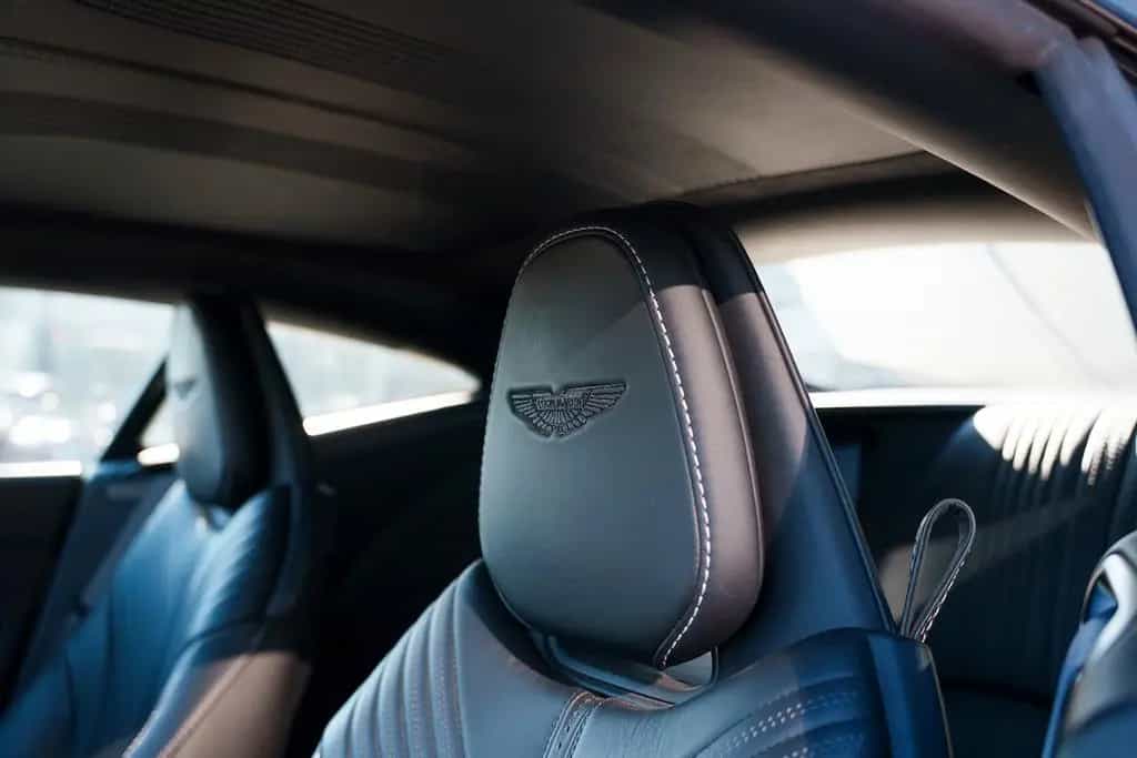 Aston Martin DB11 5.2 V12 - Launch edition - 1/1000 12/2016-photo-8