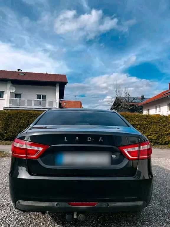 Lada Vesta 1.6 Benzin Automatik | Baujahr ... 11/2017-photo-2