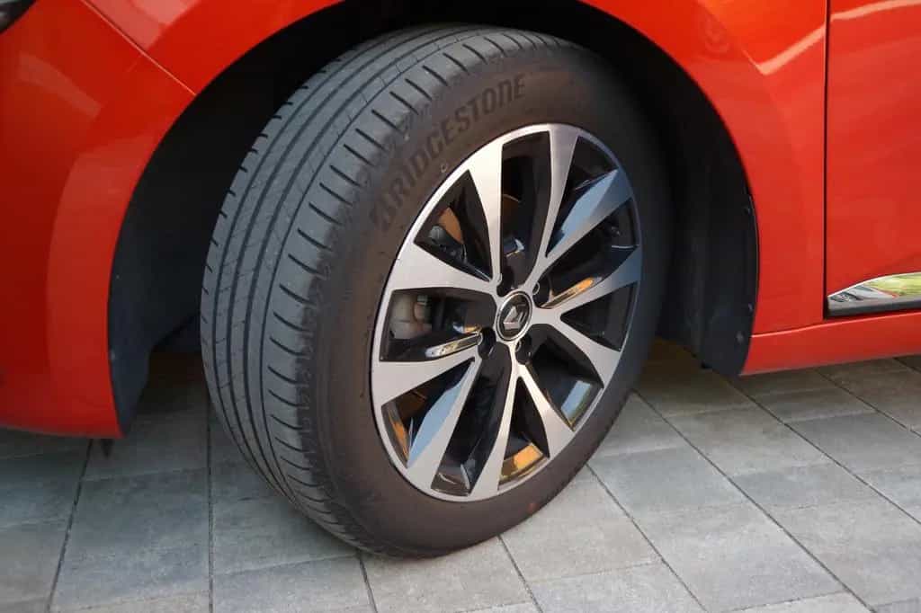 Renault Clio TCe 100 Intens 04/2020-photo-2