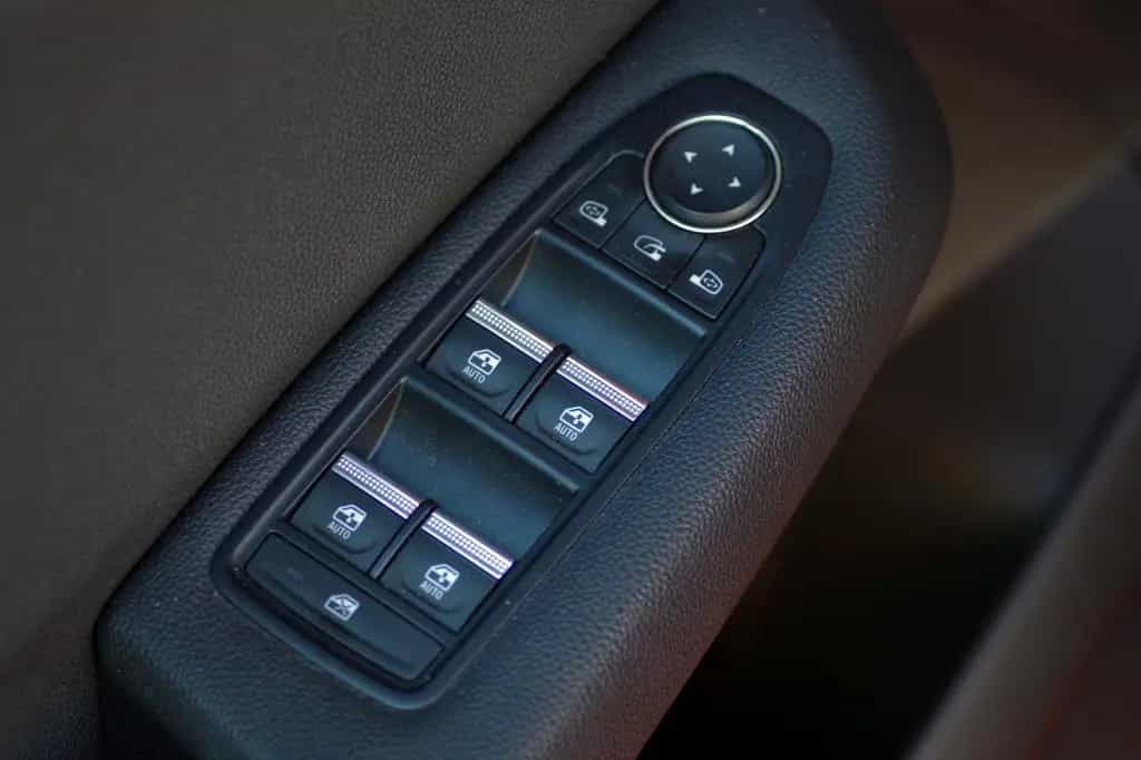 Renault Clio TCe 100 Intens 04/2020-photo-4
