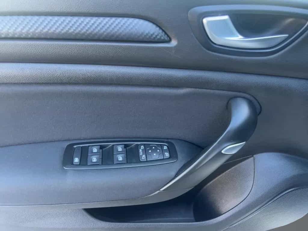 Renault Megane Grandtour 1.3 TCe 140 Limited Deluxe 08/2020-photo-12