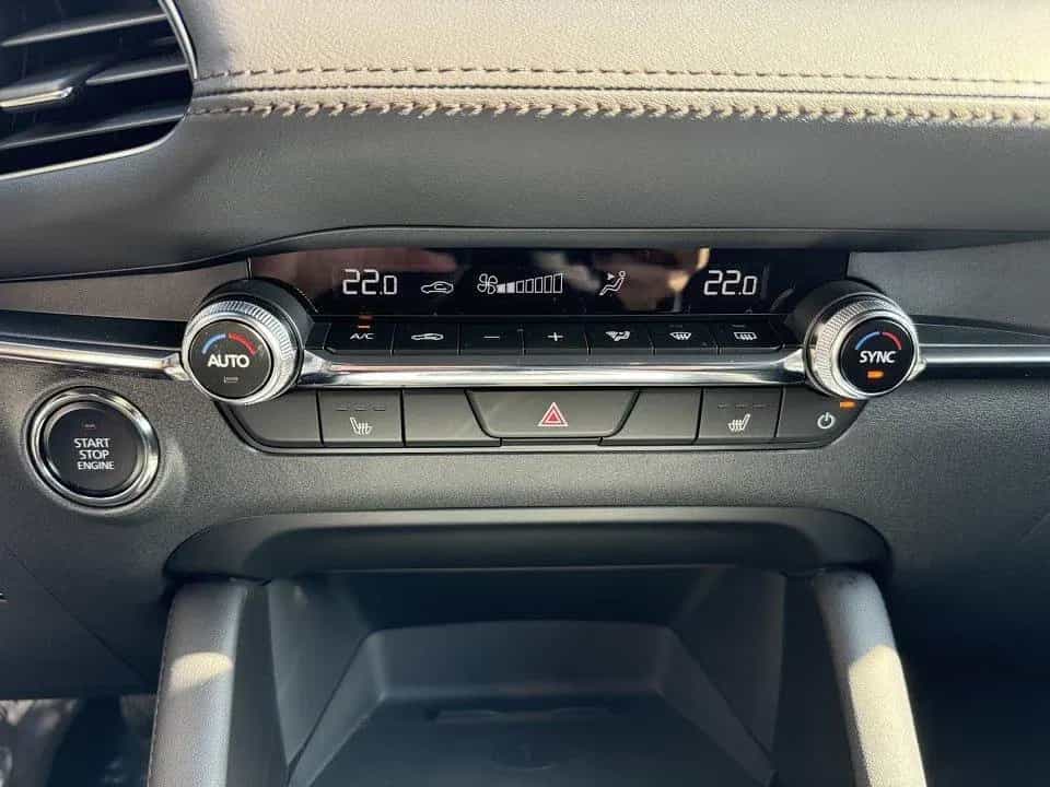 Mazda 3 EXCLUSIVE-L DASO DESI 360KAMERA MATRIX BOSE 12/2023-photo-25