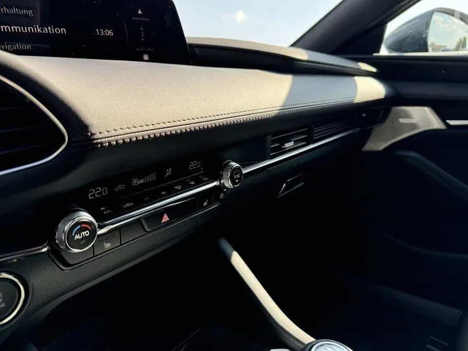 Mazda 3 EXCLUSIVE-L DASO DESI 360KAMERA MATRIX BOSE 12/2023-photo-28