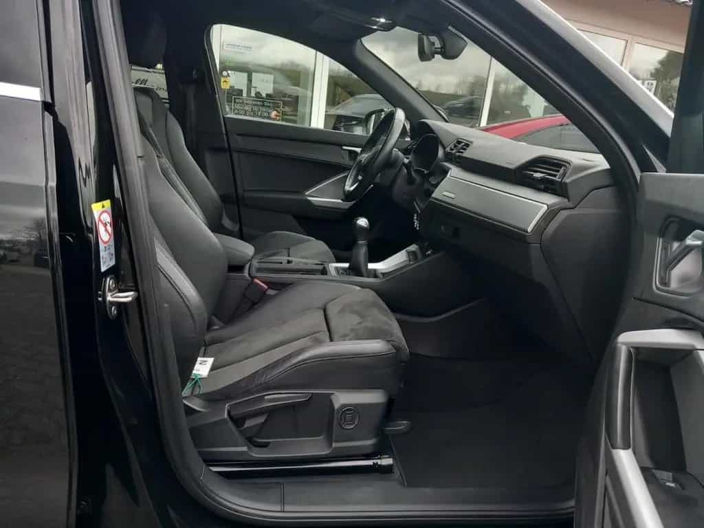 Audi Q3 ALCANTARA/AHK/8-FACH BEREIFT/E-HECKKLAPPE 03/2020-photo-14