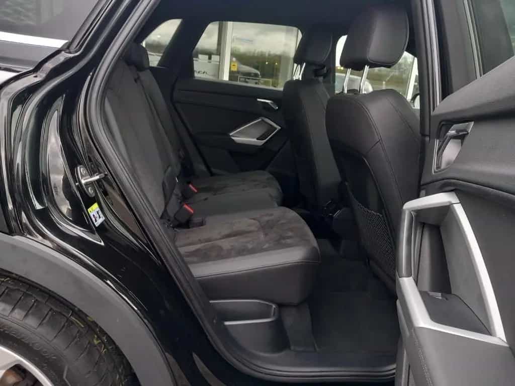 Audi Q3 ALCANTARA/AHK/8-FACH BEREIFT/E-HECKKLAPPE 03/2020-photo-15