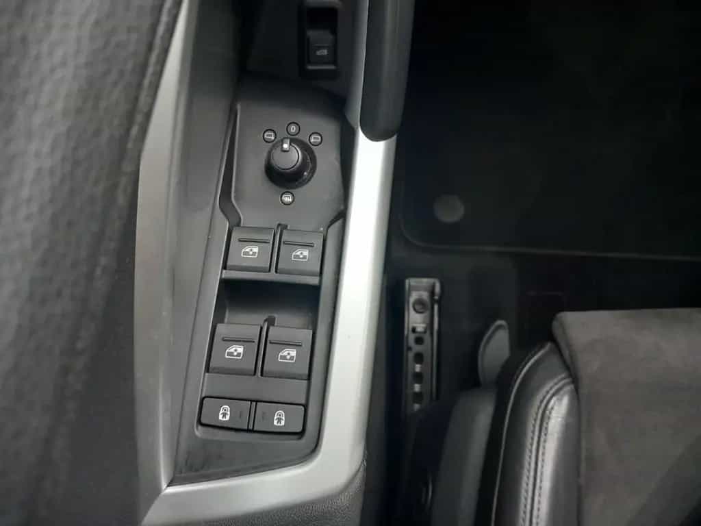Audi Q3 ALCANTARA/AHK/8-FACH BEREIFT/E-HECKKLAPPE 03/2020-photo-17