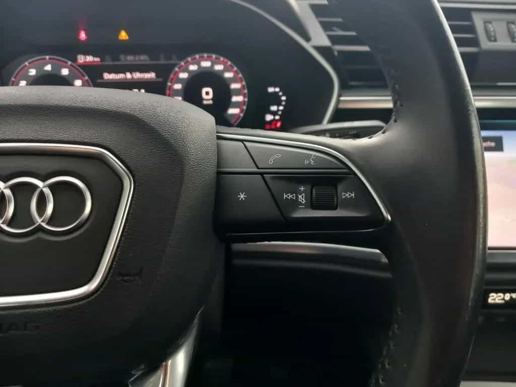 Audi Q3 ALCANTARA/AHK/8-FACH BEREIFT/E-HECKKLAPPE 03/2020-photo-22