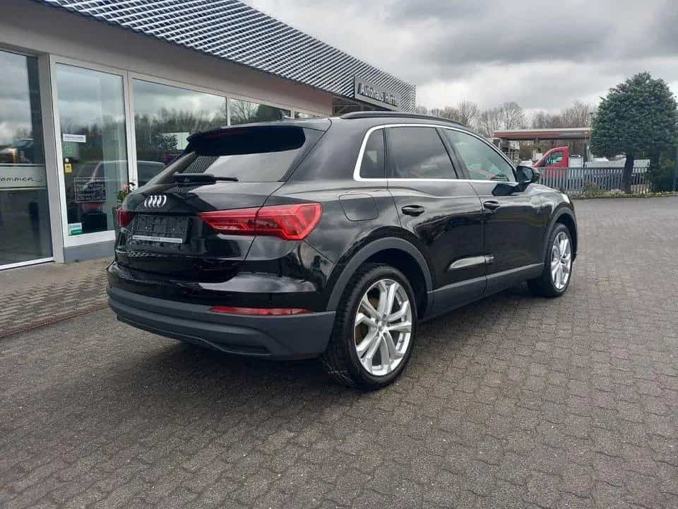 Audi Q3 ALCANTARA/AHK/8-FACH BEREIFT/E-HECKKLAPPE 03/2020-photo-4