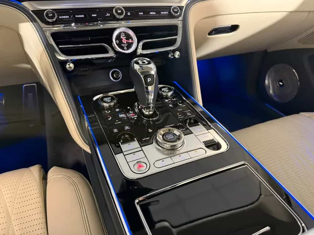 Bentley Flying Spur V8 Mansory, Carbon, Exclusive, Naim 01/2022-photo-17