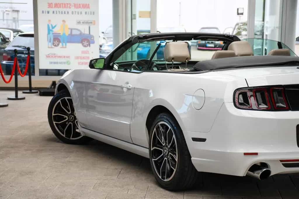 Ford Mustang 3.7L V6 Cyclone Aut. Xenon CarPlay Leder 07/2014-photo-32