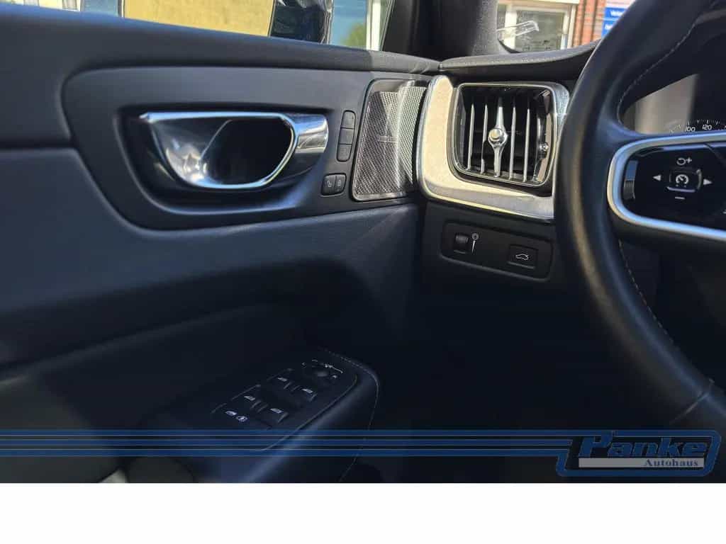 Volvo XC60 Inscription D4 2WD*Pano*HUD*H/K*AHK*StandH 07/2020-photo-23