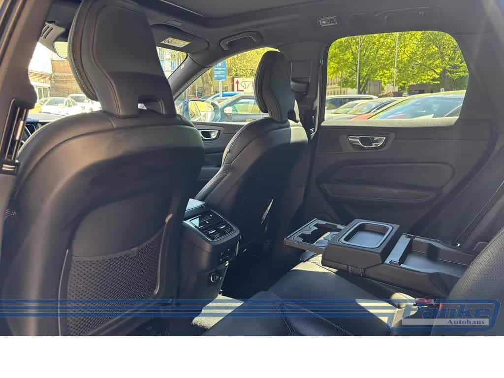 Volvo XC60 Inscription D4 2WD*Pano*HUD*H/K*AHK*StandH 07/2020-photo-32