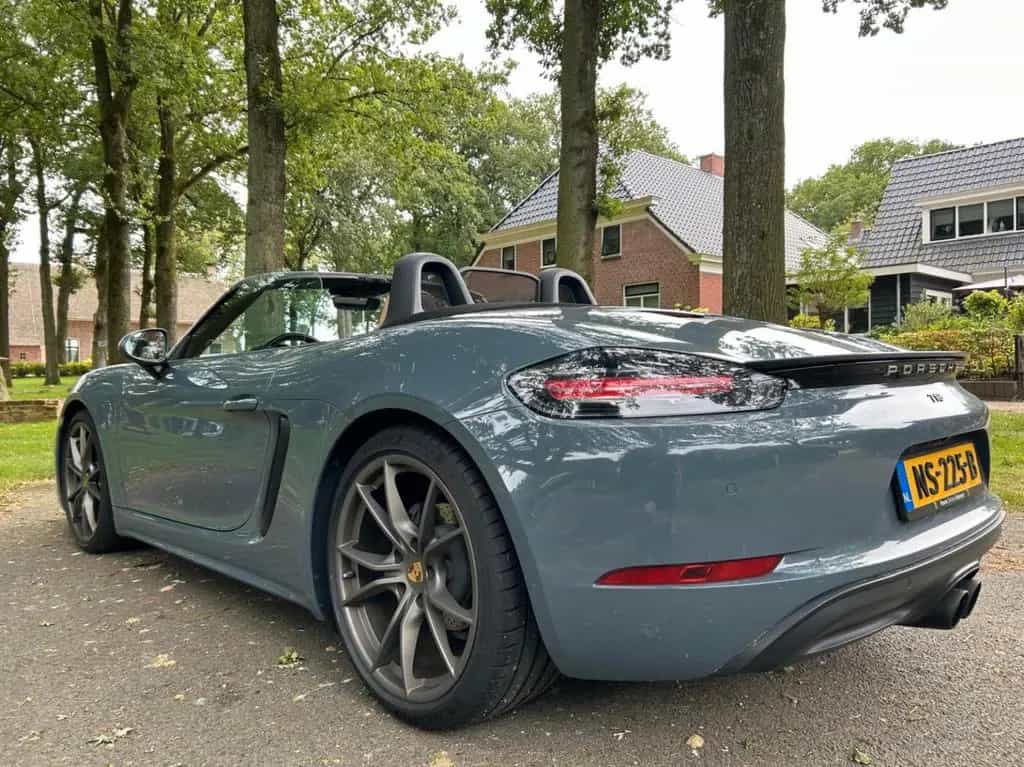 Porsche Boxster 04/2017-photo-1
