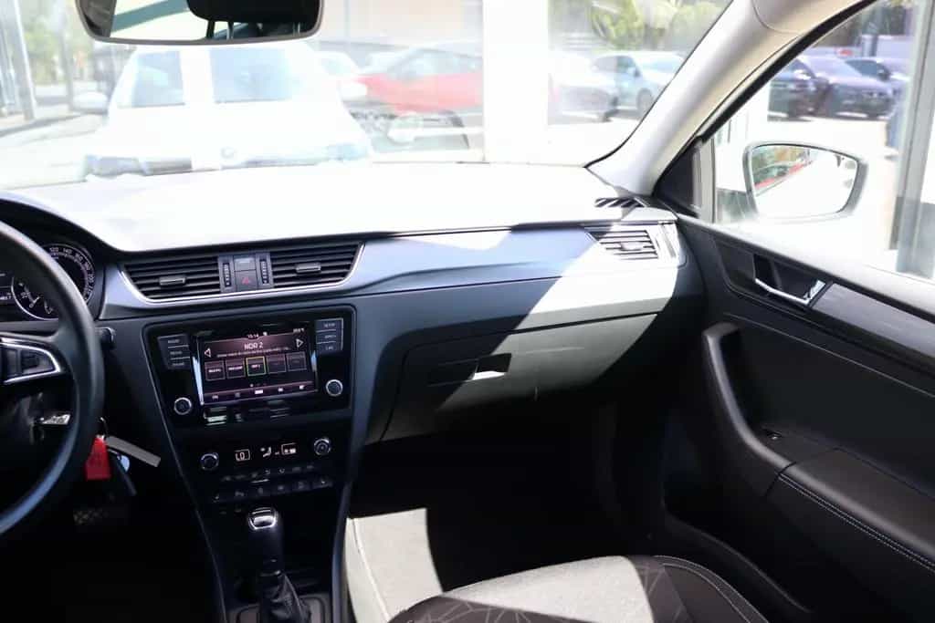 Skoda Rapid Spaceback Clever SHZ Klima DAB Parksensor 12/2017-photo-16