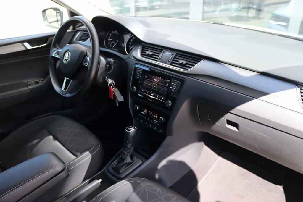 Skoda Rapid Spaceback Clever SHZ Klima DAB Parksensor 12/2017-photo-22