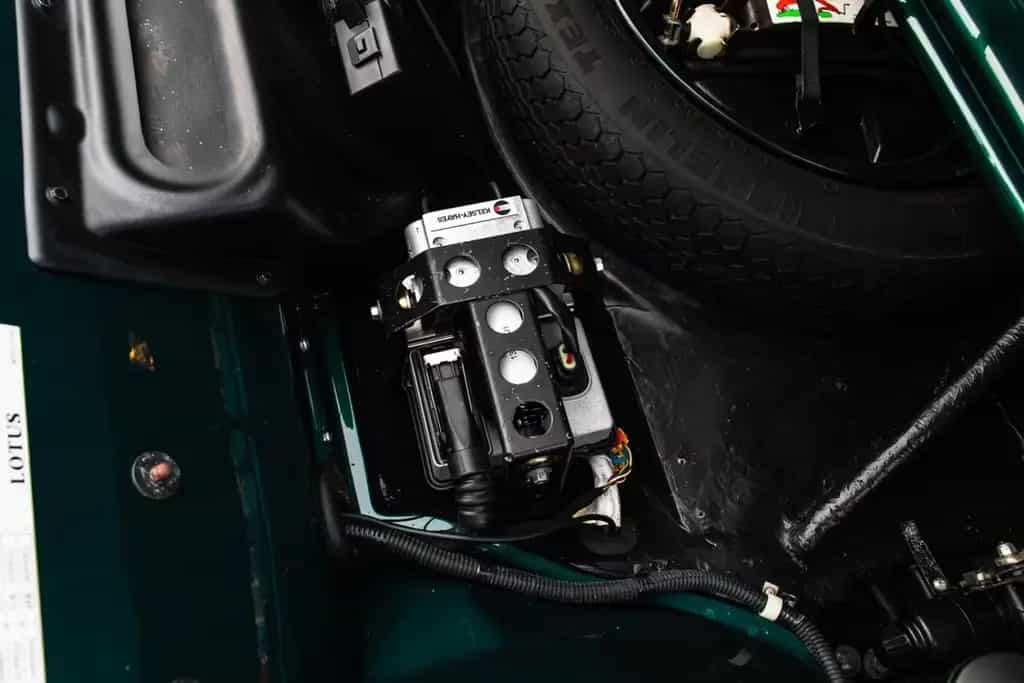 Lotus Esprit V8 Erstelack*NL-Fahrz. 01/1997-photo-20