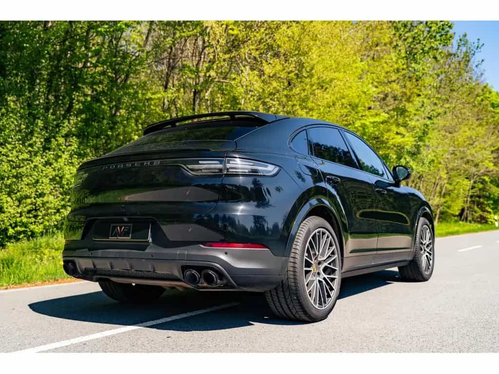 Porsche Cayenne Coupé Platinum Edition 12/2022-photo-1
