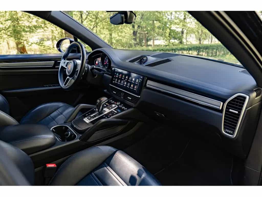 Porsche Cayenne Coupé Platinum Edition 12/2022-photo-11