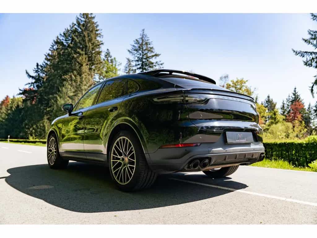 Porsche Cayenne Coupé Platinum Edition 12/2022-photo-3