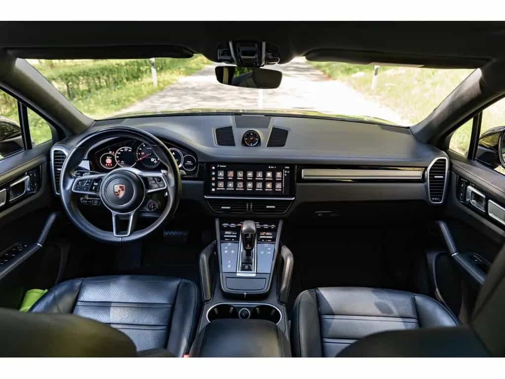 Porsche Cayenne Coupé Platinum Edition 12/2022-photo-6