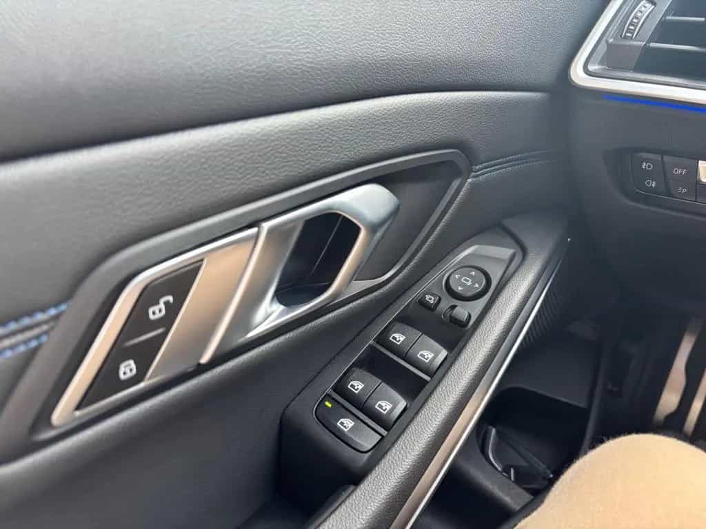 BMW 320 i Limousine *M Sport*ACC*HiFi*Virtual*1. Hand 09/2021-photo-16