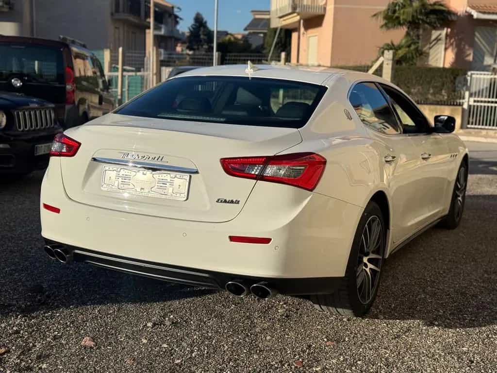 Maserati Ghibli V6 Diesel 275 CV 09/2015-photo-2