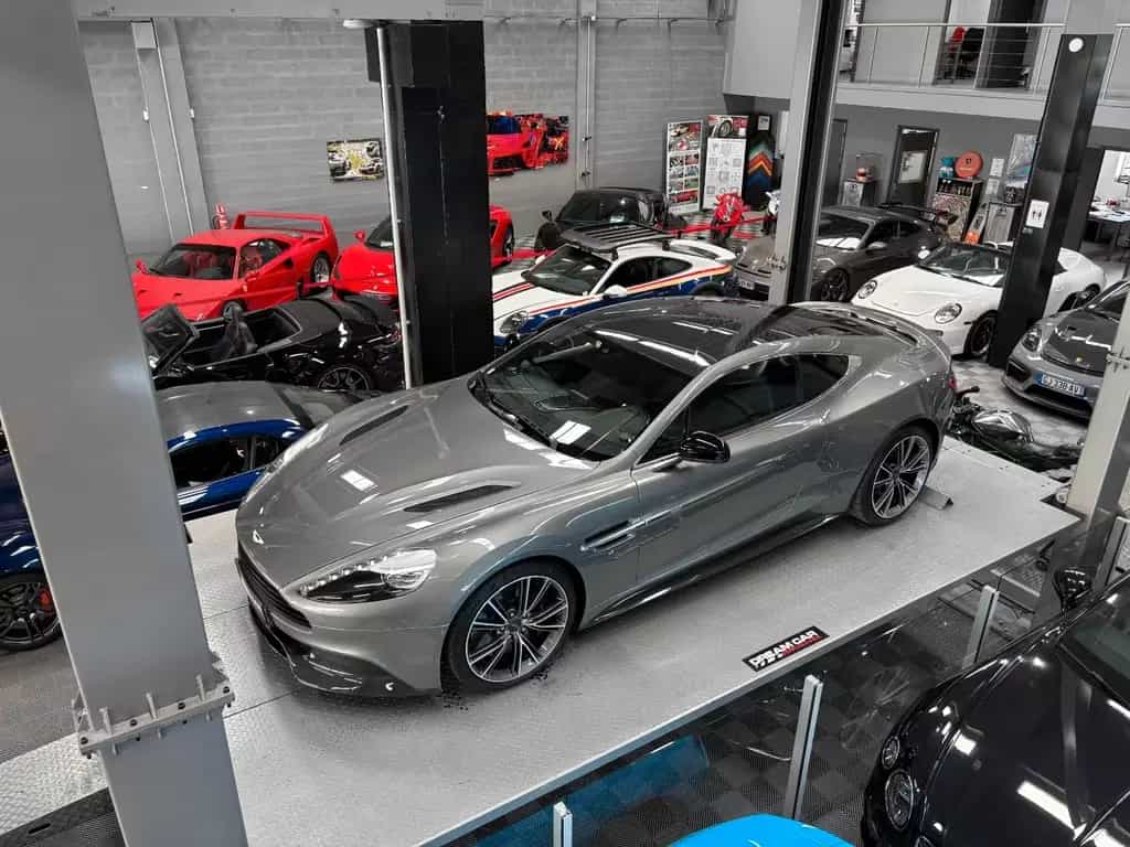 Aston Martin Vanquish V12 - CARBONE - BANG OLUFSEN 09/2014-photo-0