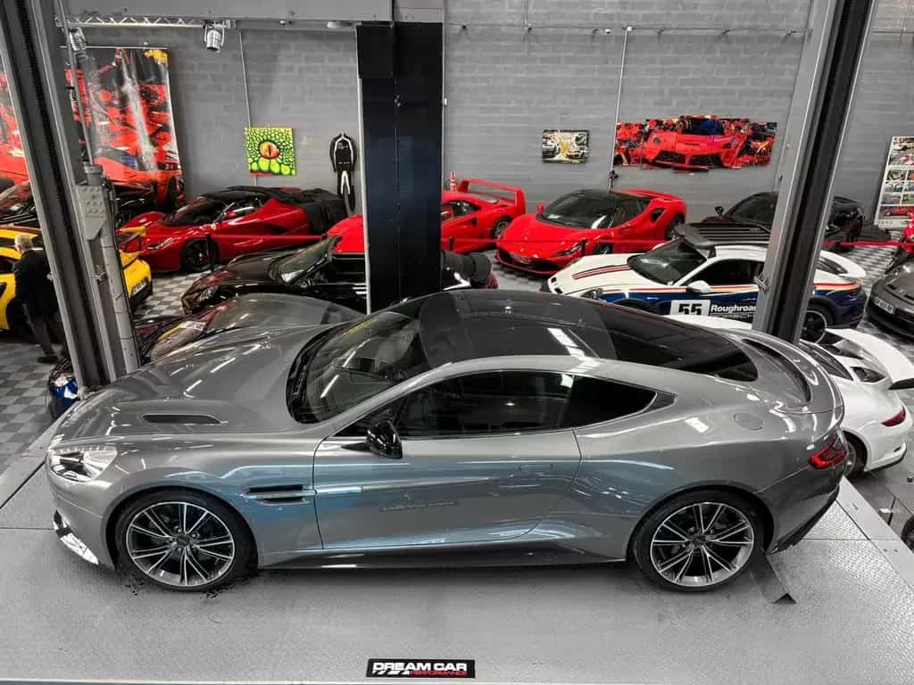 Aston Martin Vanquish V12 - CARBONE - BANG OLUFSEN 09/2014-photo-1