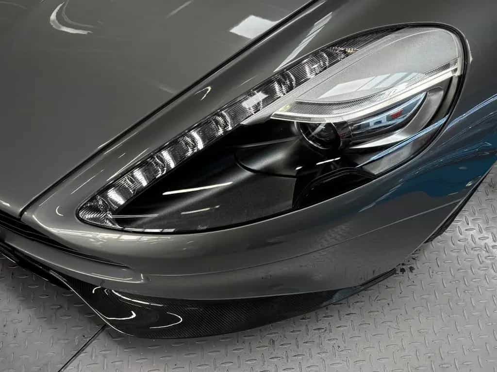 Aston Martin Vanquish V12 - CARBONE - BANG OLUFSEN 09/2014-photo-20